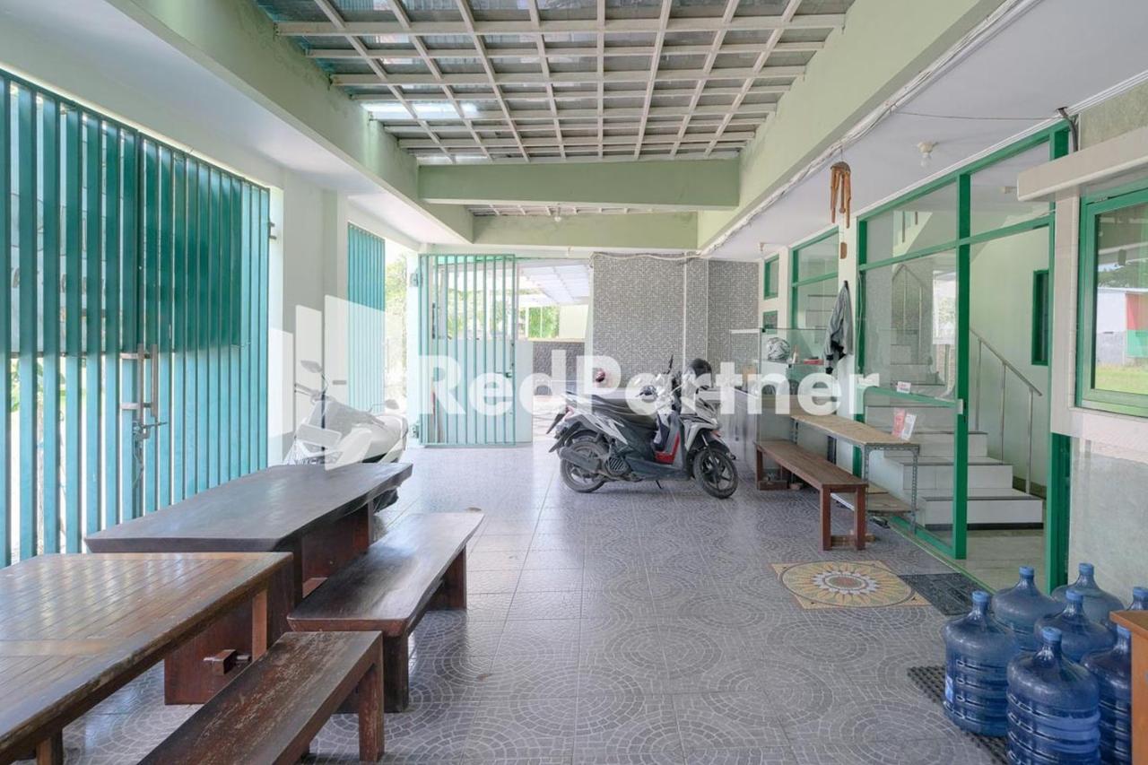 Pondok Hijau Syariah Mitra Reddoorz At Citraland Surabaya Exterior foto